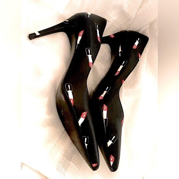 Saint Laurent Lipstick Black Leather Heels - Picture 7 of 10
